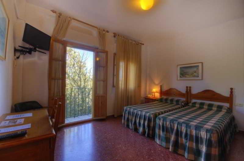Hotel Tugasa El Almendral Setenil De Las Bodegas Εξωτερικό φωτογραφία