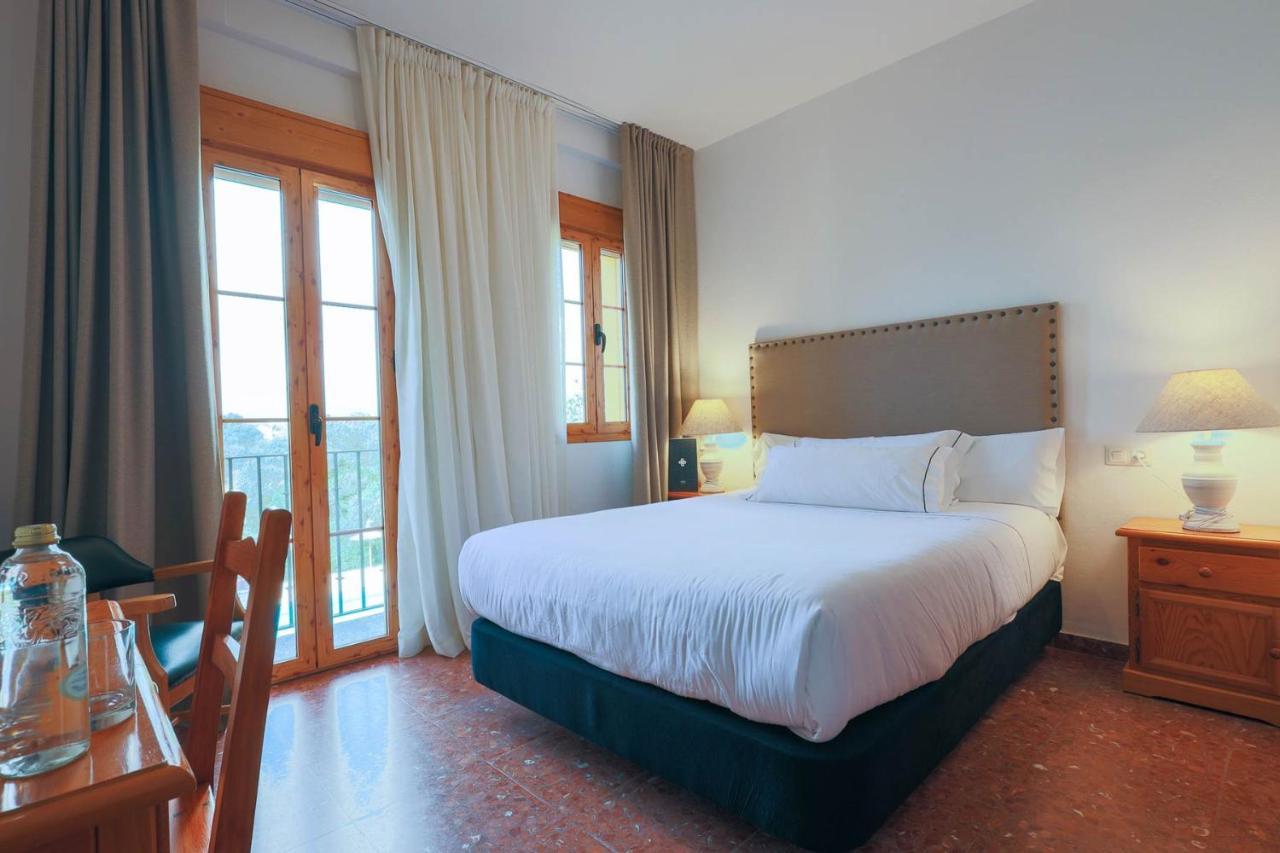 Hotel Tugasa El Almendral Setenil De Las Bodegas Εξωτερικό φωτογραφία