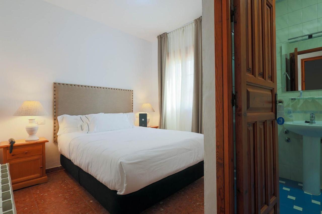 Hotel Tugasa El Almendral Setenil De Las Bodegas Εξωτερικό φωτογραφία