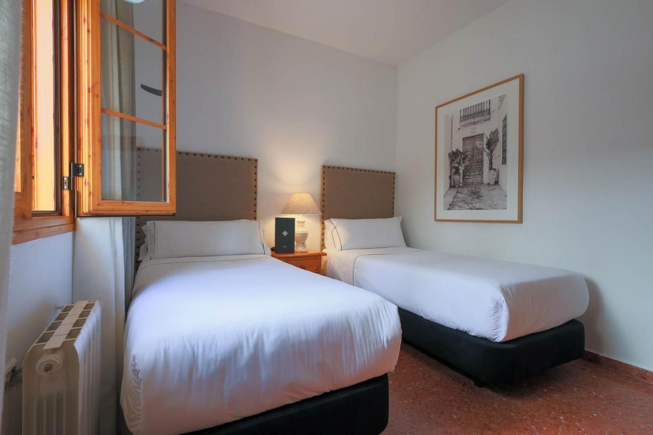 Hotel Tugasa El Almendral Setenil De Las Bodegas Εξωτερικό φωτογραφία