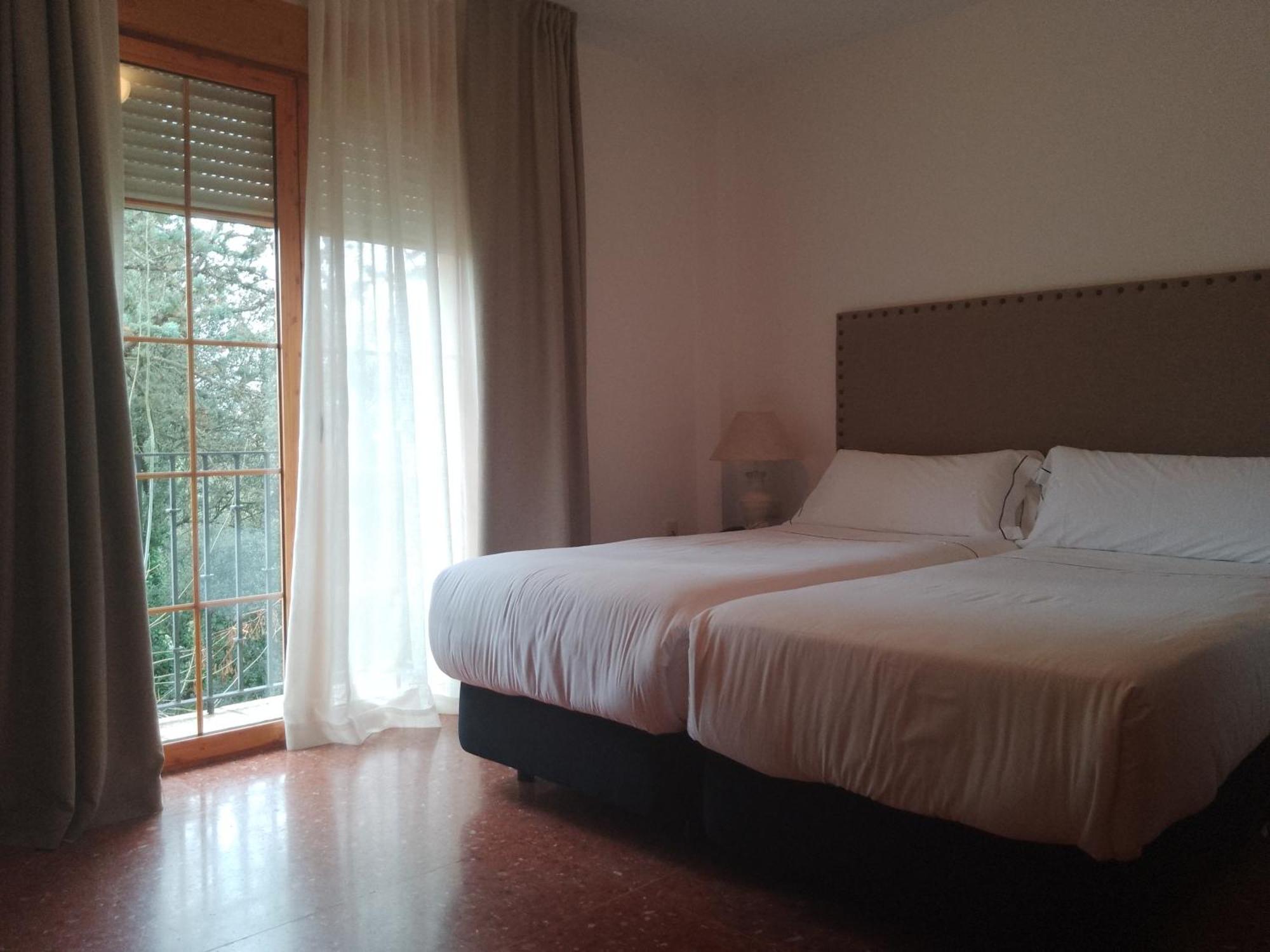 Hotel Tugasa El Almendral Setenil De Las Bodegas Εξωτερικό φωτογραφία